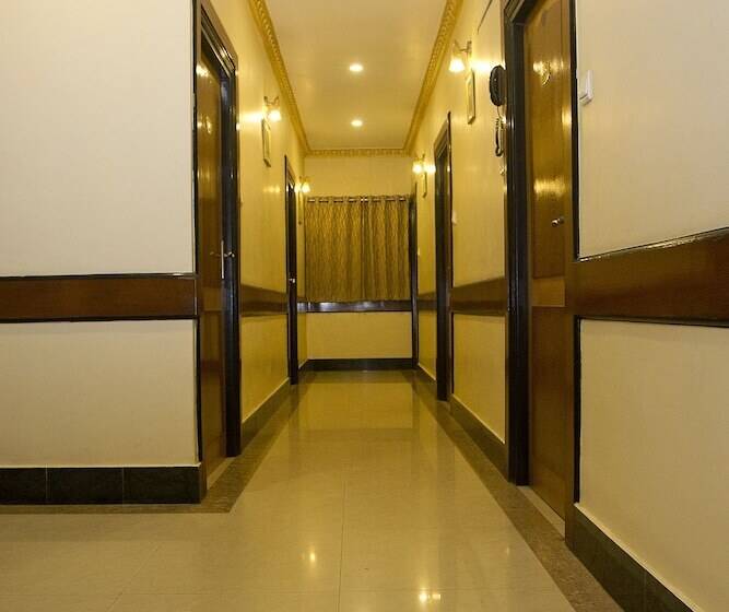 ホテル White House