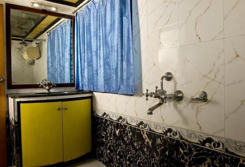 ホテル White House