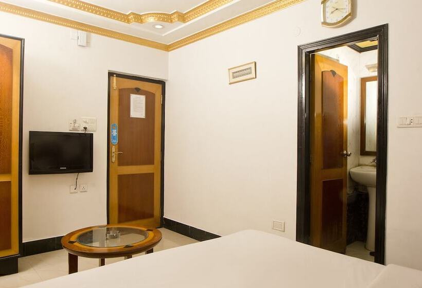 ホテル White House