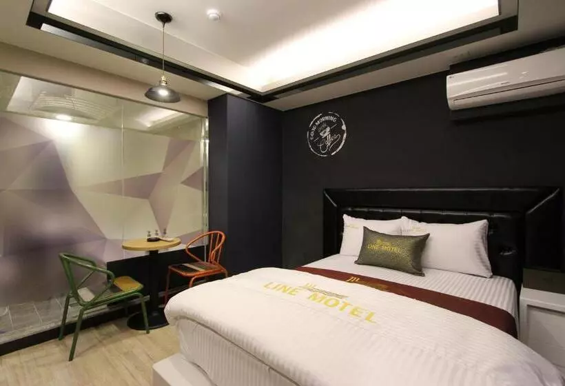 Line Motel