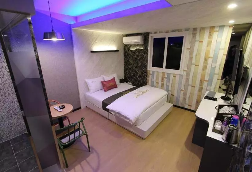 Line Motel