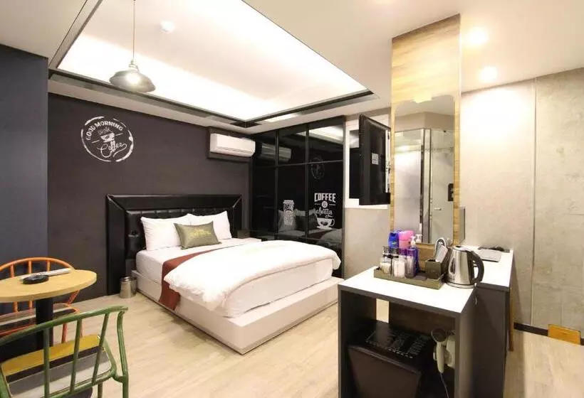Line Motel