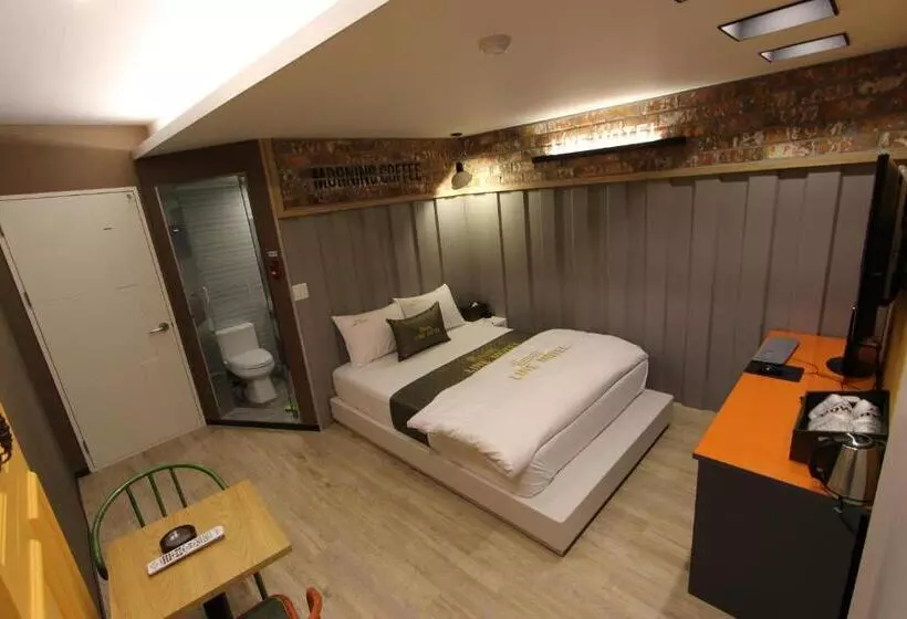 Line Motel