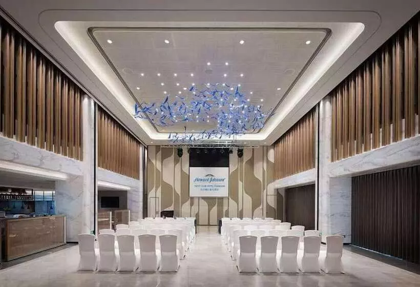 ホテル Howard Johnson Yacht Club