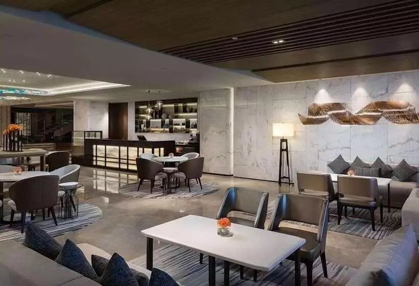 ホテル Howard Johnson Yacht Club