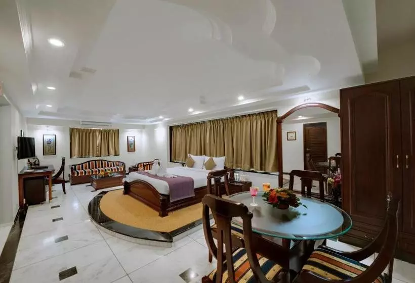 ホテル K K Beacon India