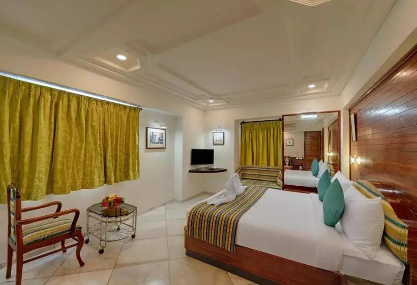 ホテル K K Beacon India