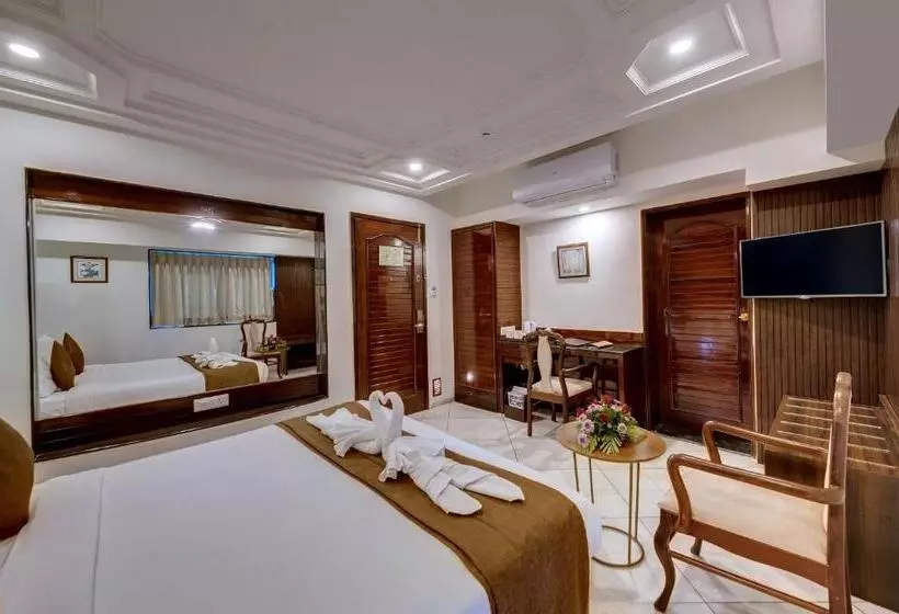 ホテル K K Beacon India