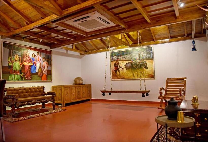 호텔 Sharada International