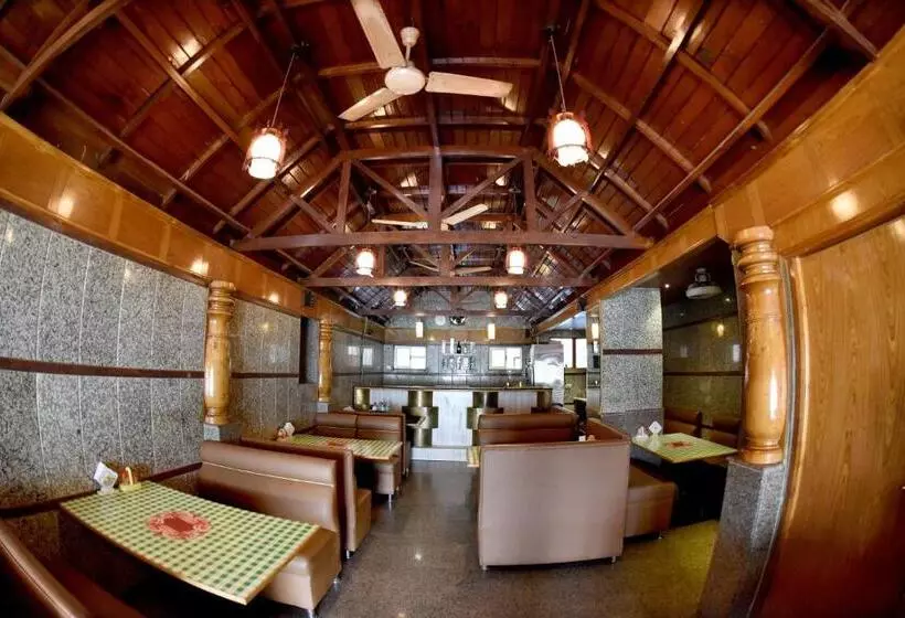 Hotelli Sharada International