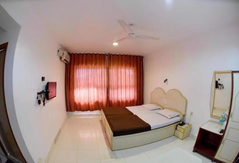 Hotelli Sharada International