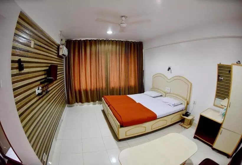 Hotelli Sharada International