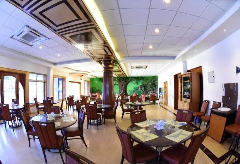 Hotelli Sharada International