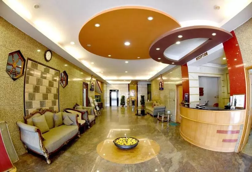 Hotelli Sharada International