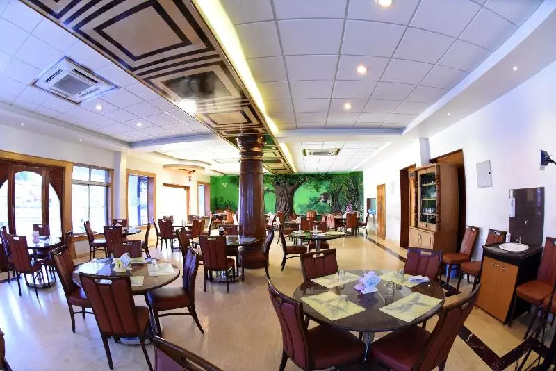 Hotelli Sharada International