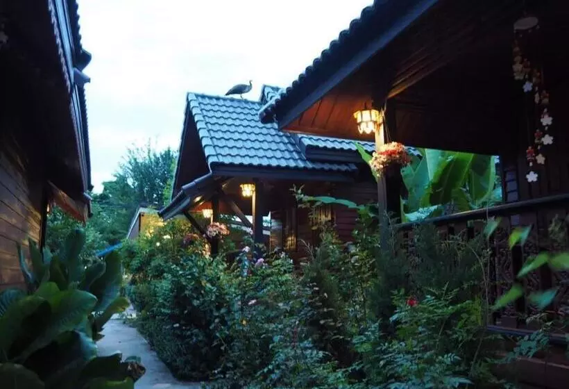 Lampang Bouteak Resort