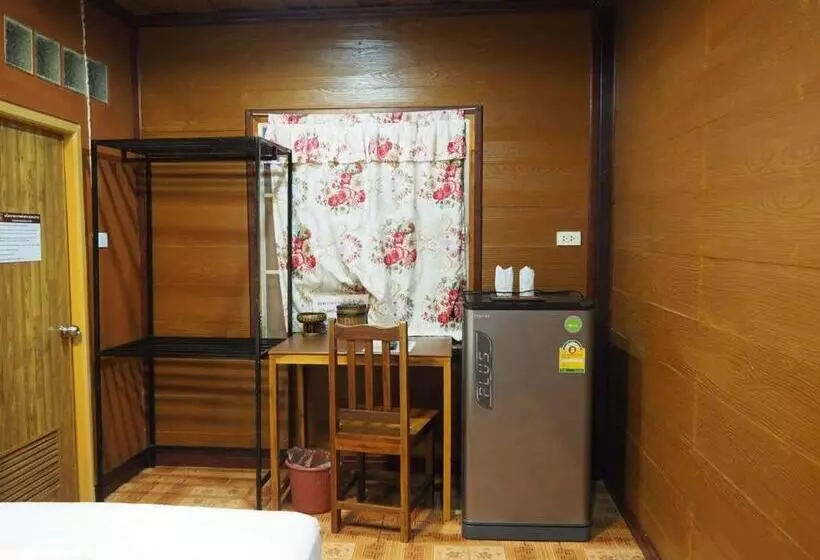 Lampang Bouteak Resort