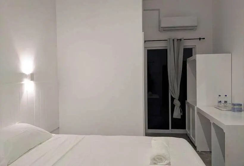 پانسیون Avi Guesthouse