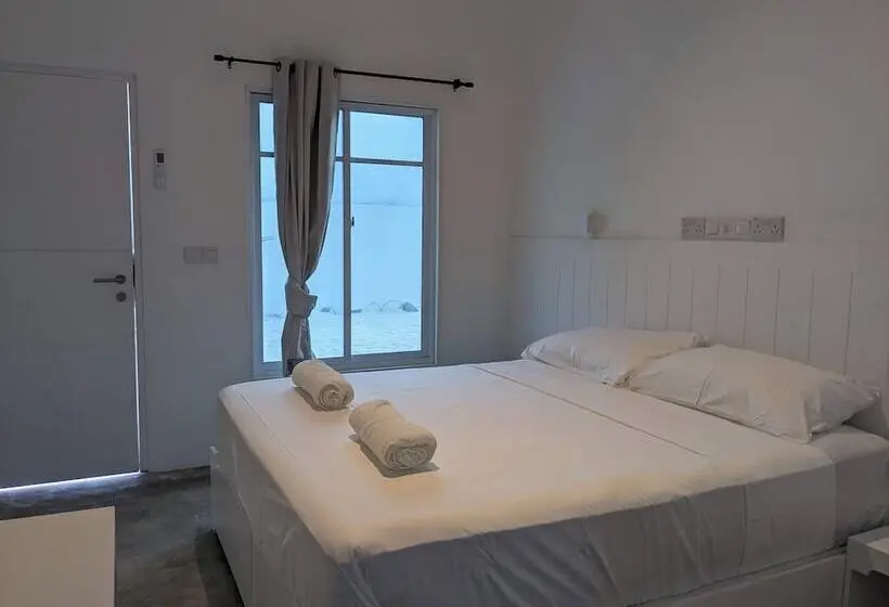 پانسیون Avi Guesthouse