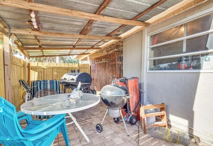 6 Mi To Beach: Riverfront Home In Ruskin!