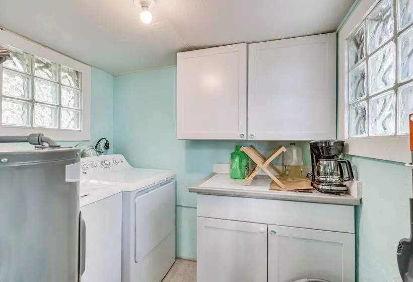 6 Mi To Beach: Riverfront Home In Ruskin!