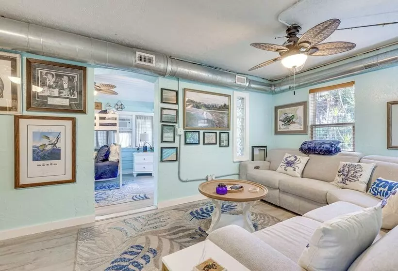 6 Mi To Beach: Riverfront Home In Ruskin!
