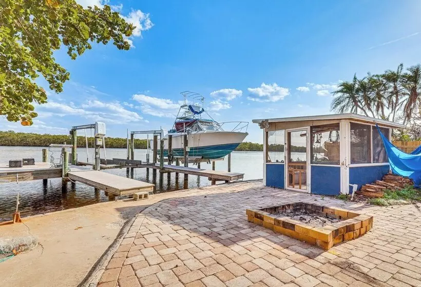 6 Mi To Beach: Riverfront Home In Ruskin!