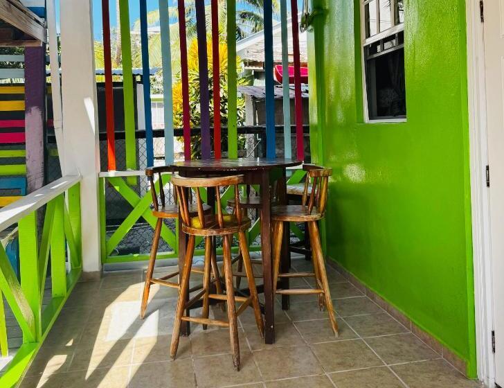 هاستل Go Slow Guesthouse