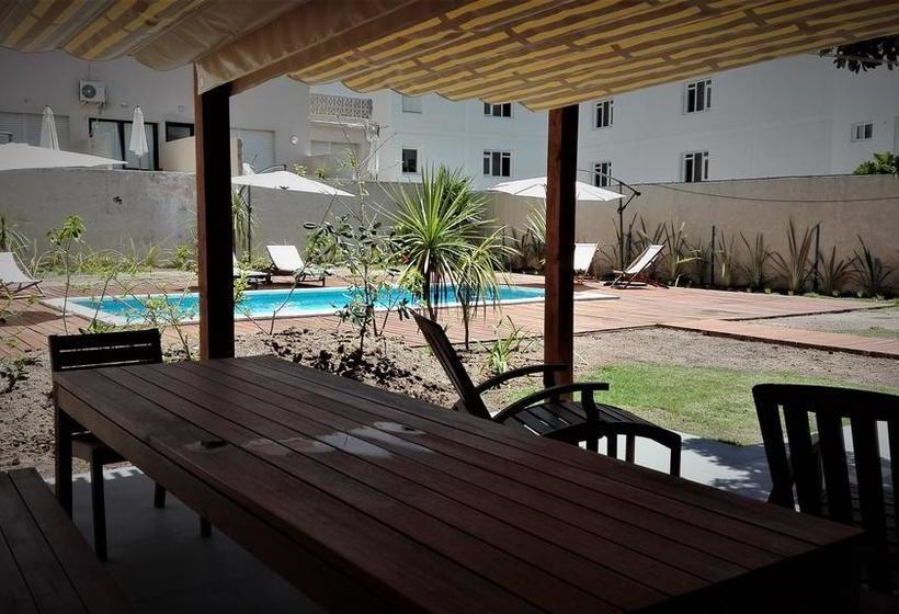 Alevines Playa El Emir Hostel & Suites