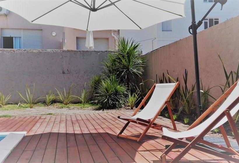 Alevines Playa El Emir Hostel & Suites