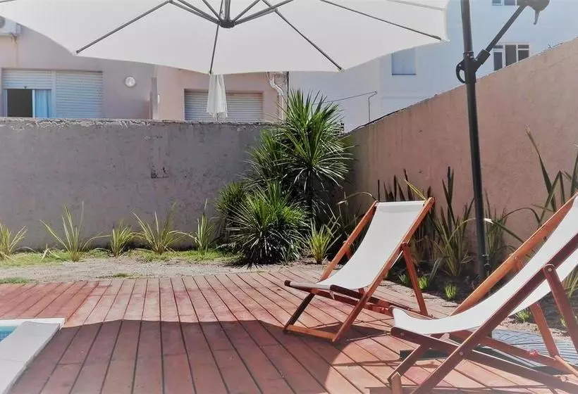 Alevines Playa El Emir Hostel & Suites