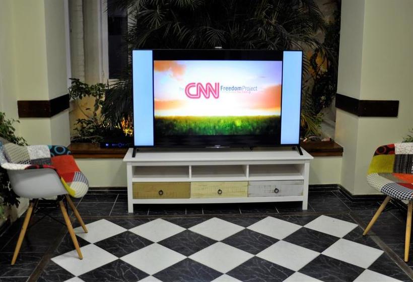 Alevines Playa El Emir Hostel & Suites