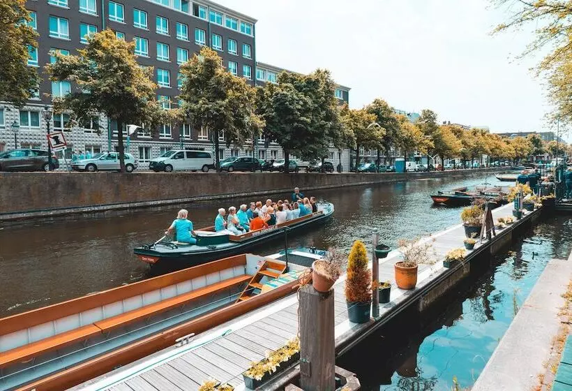 Hostel The Golden Stork