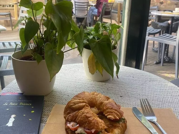 Hostel The Golden Stork