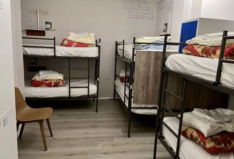 Hostel The Golden Stork