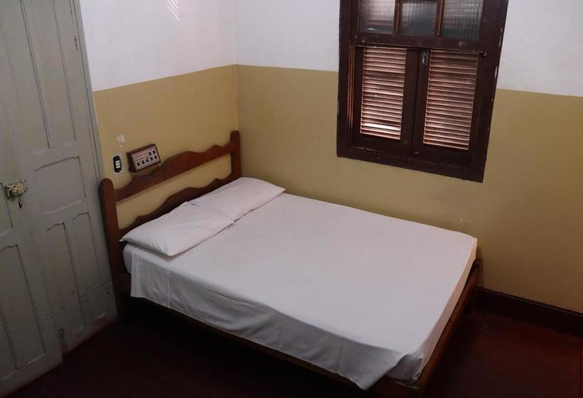 Отель Dos Viajantes