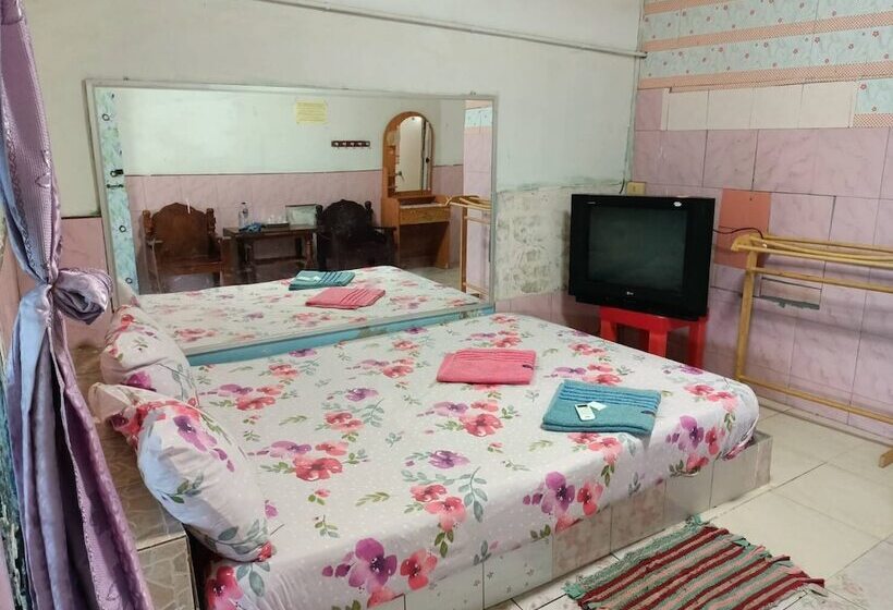 בית מלון כפרי Kanjana Resort