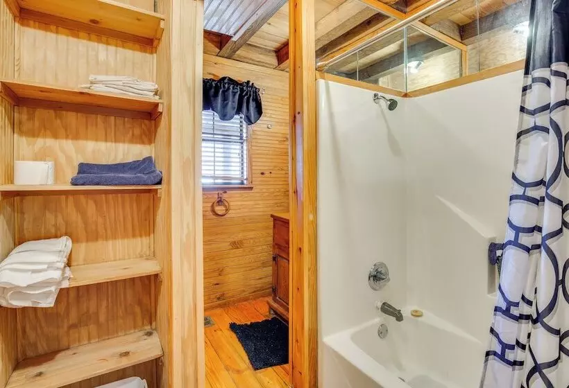 Private Lake On Site: Secluded Retreat In Grant!