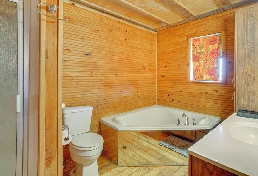 Private Lake On Site: Secluded Retreat In Grant!