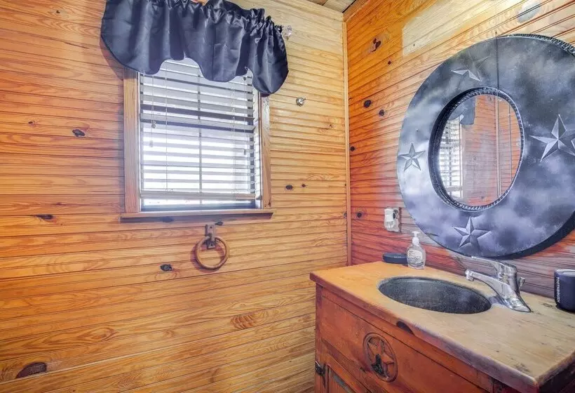 Private Lake On Site: Secluded Retreat In Grant!