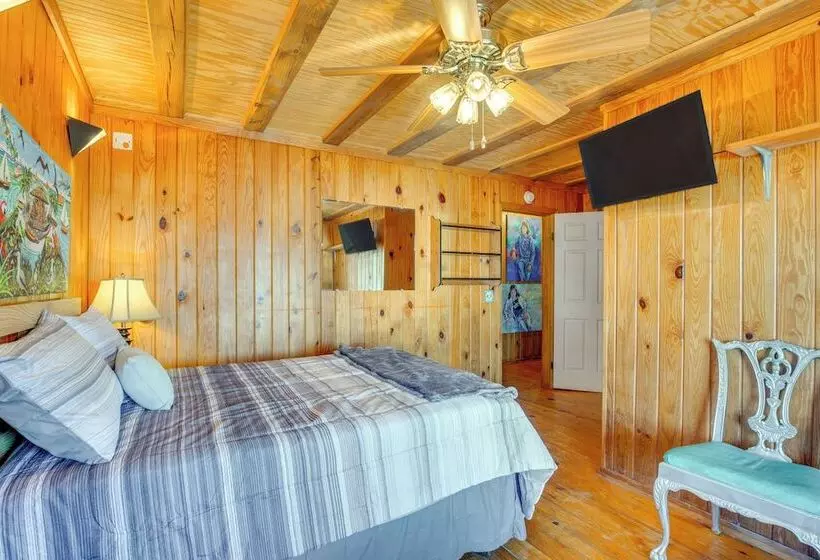 Private Lake On Site: Secluded Retreat In Grant!