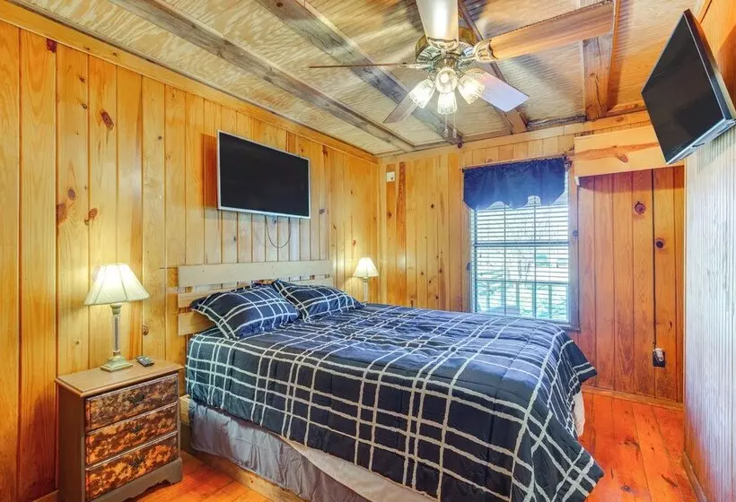 Private Lake On Site: Secluded Retreat In Grant!