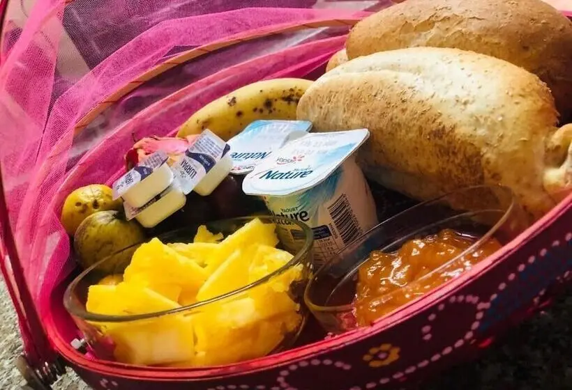 تختخواب و صبحانه Chez Moi