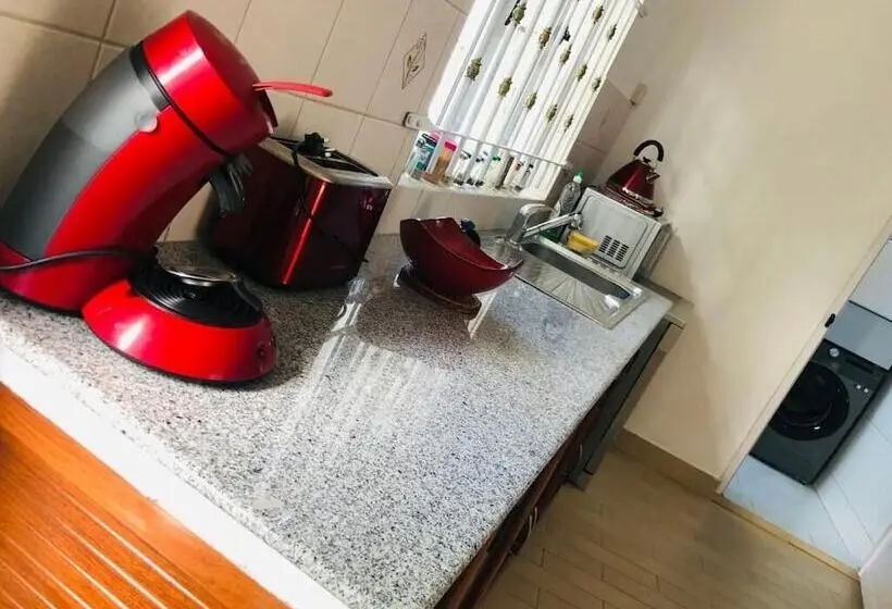 تختخواب و صبحانه Chez Moi
