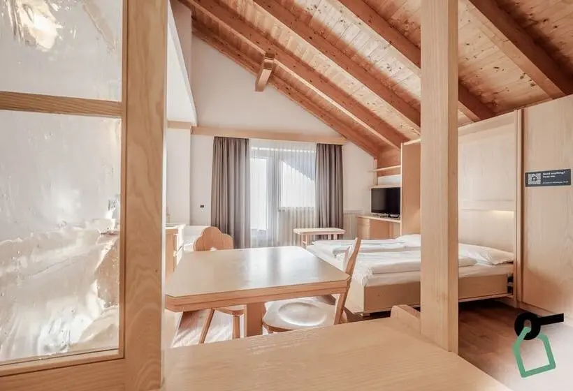レジデンス Hotiday Apartment Collection   Santa Cristina