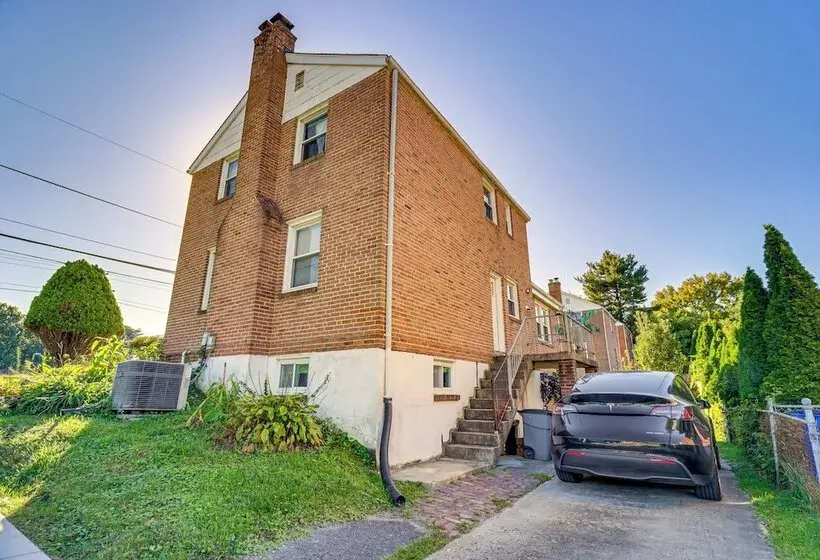 Dc Area Home: 1 Mi To Light Rail!