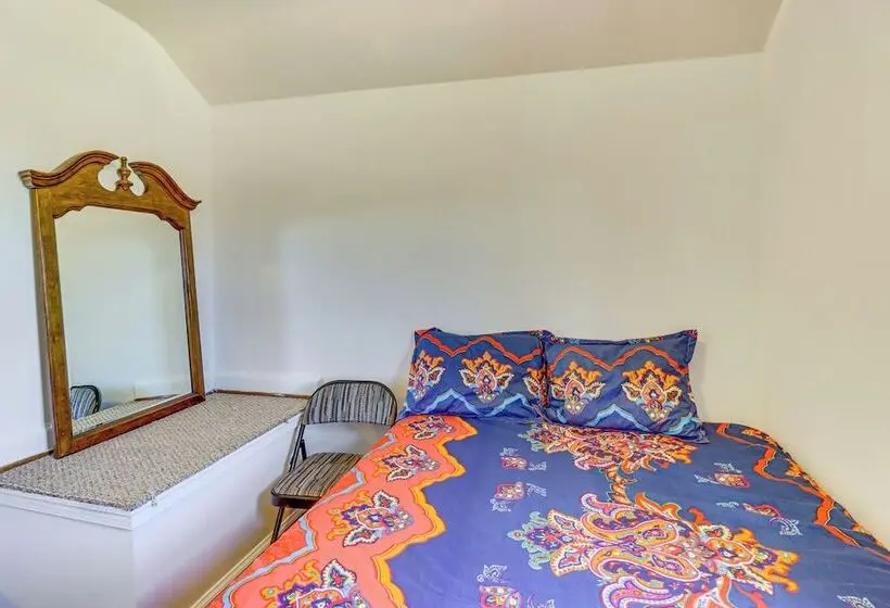 Dc Area Home: 1 Mi To Light Rail!