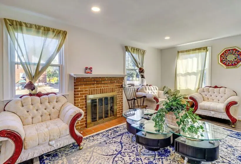 Dc Area Home: 1 Mi To Light Rail!