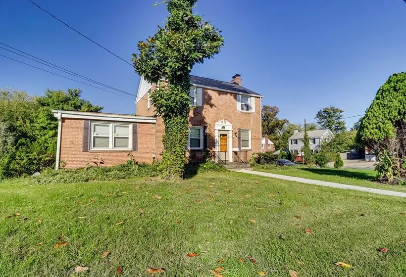 Dc Area Home: 1 Mi To Light Rail!