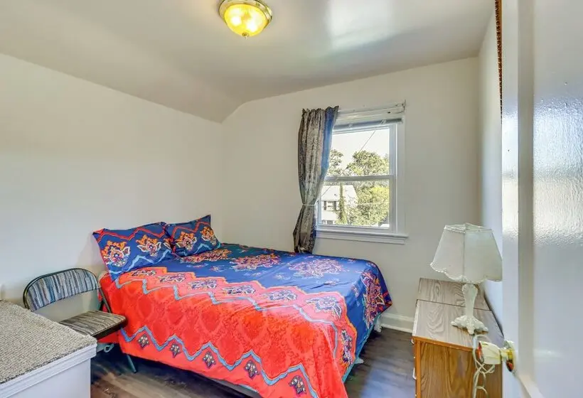 Dc Area Home: 1 Mi To Light Rail!